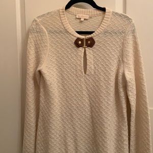 Tory Burch cream colored, Leather detail buckle with Tory logo